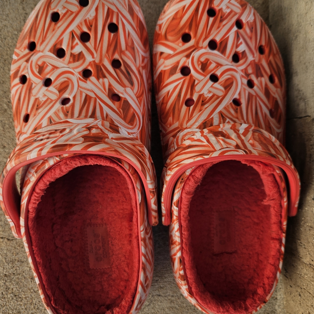 Women's Candy Cane Lined Crocs View 4